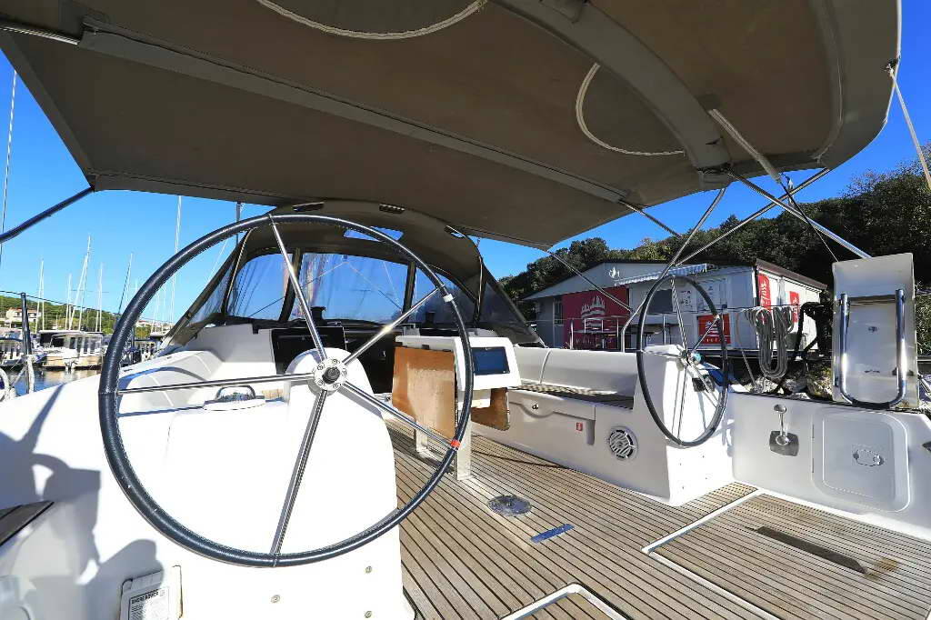 Sailing yacht Dufour 382 GL ECONOMY