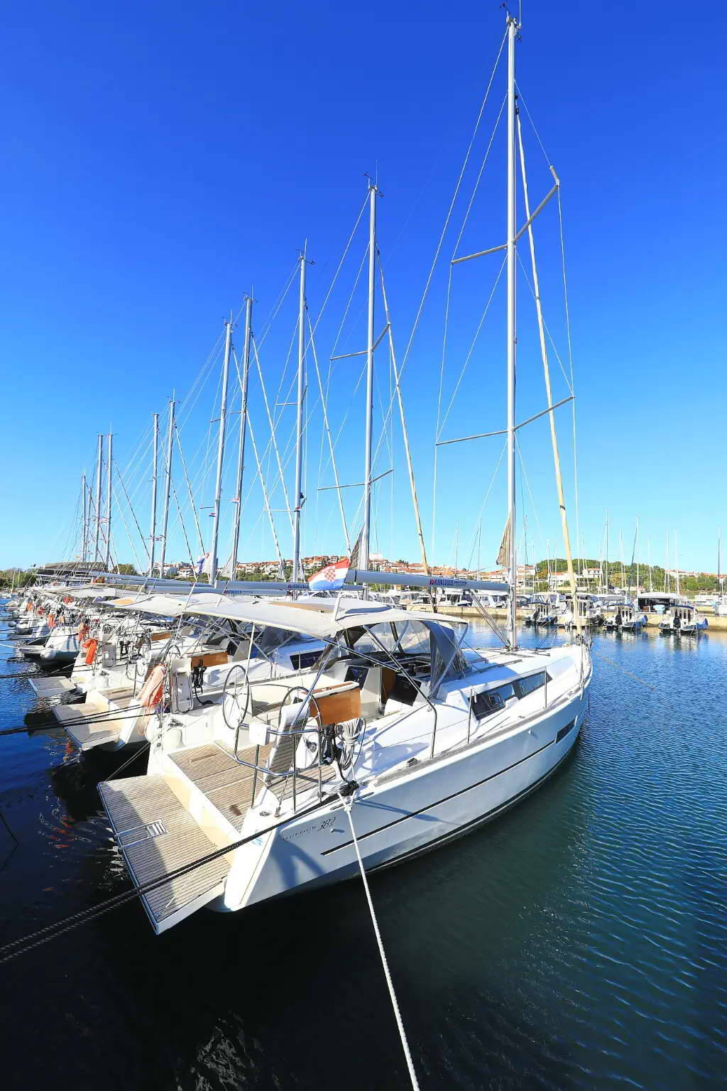 Sailing yacht Dufour 382 GL Sunset