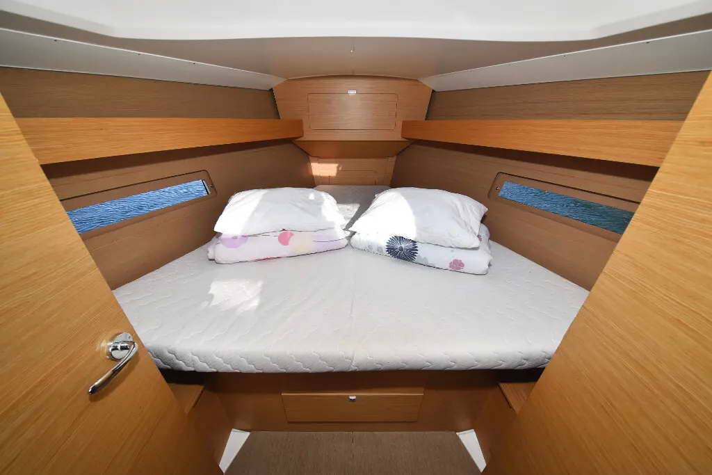 Sailing yacht Dufour 382 GL Sunset