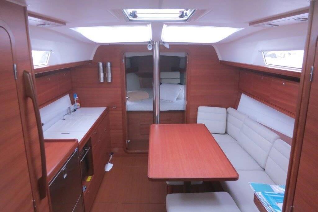 Sailing yacht Dufour 382 GL Fever