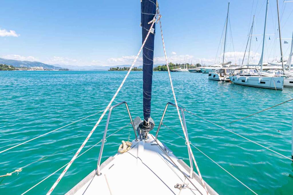 Sailing yacht Dufour 382 GL So What