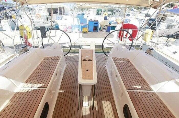 Sailing yacht Dufour 382 GL Calypso