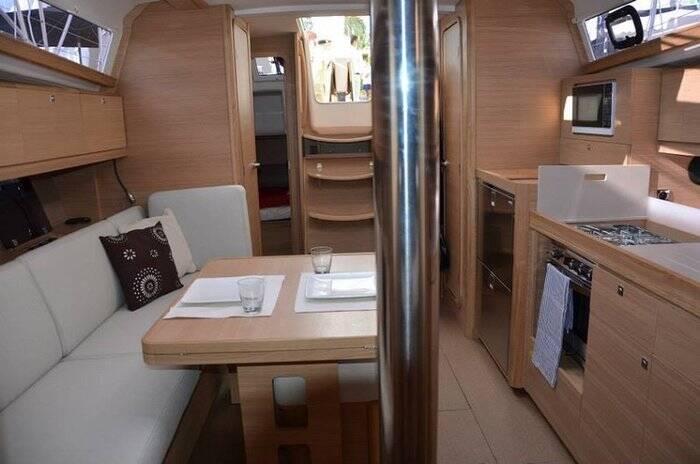 Sailing yacht Dufour 382 GL Calypso