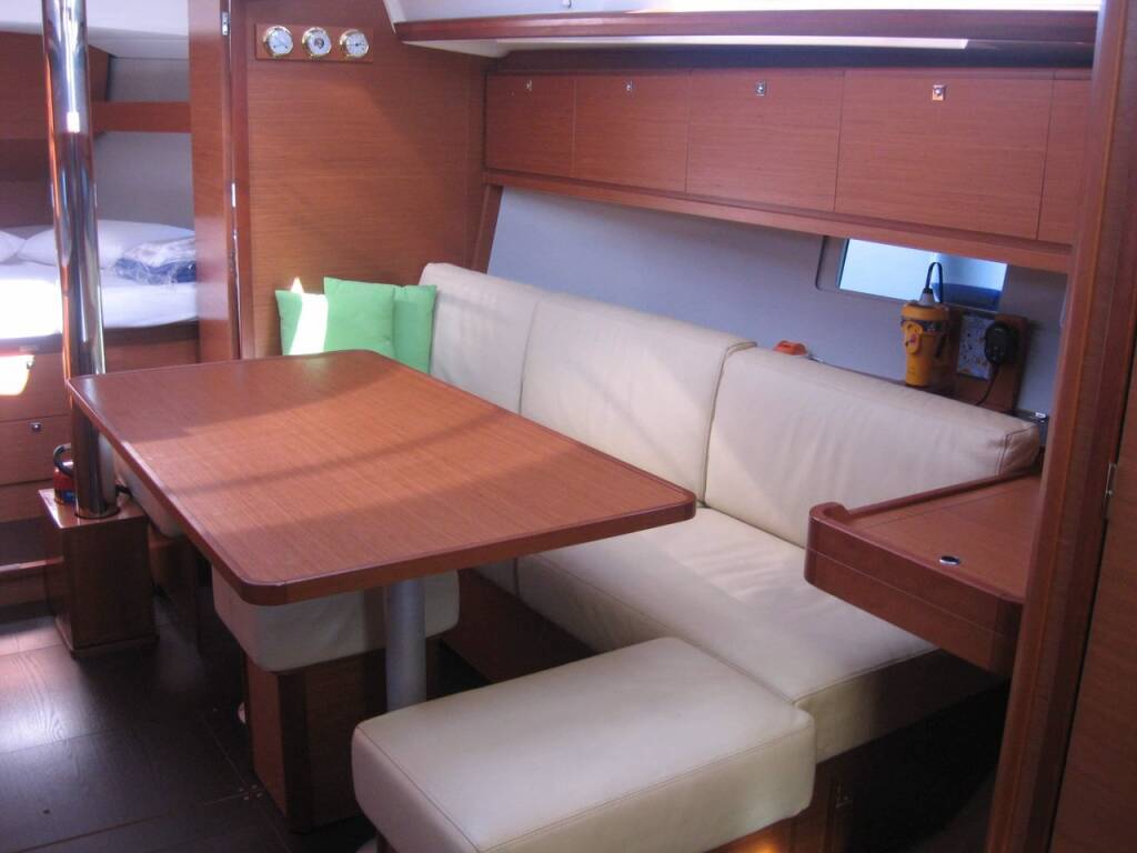 Segelyachten Dufour 382 GL Delta