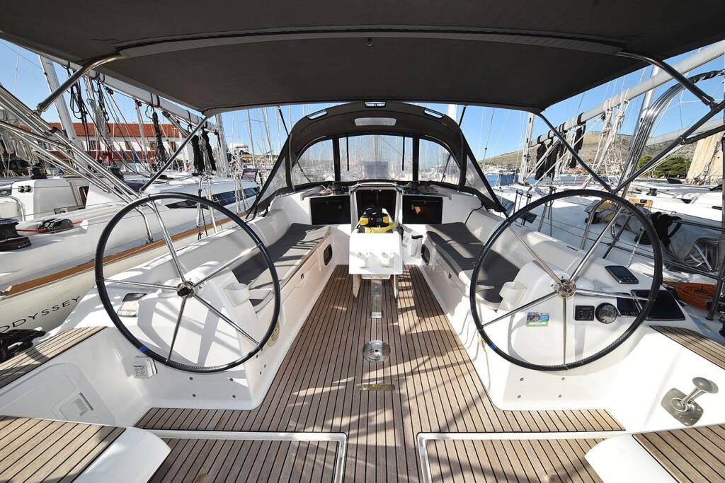 Sailing yacht Dufour 382 GL Alegria