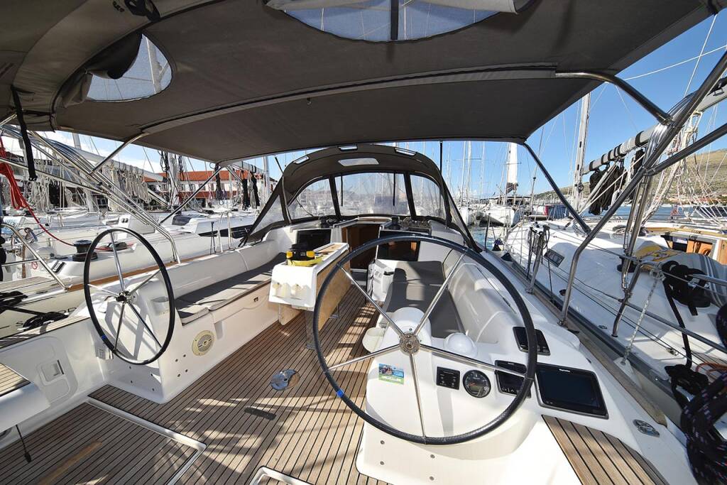 Sailing yacht Dufour 382 GL Alegria