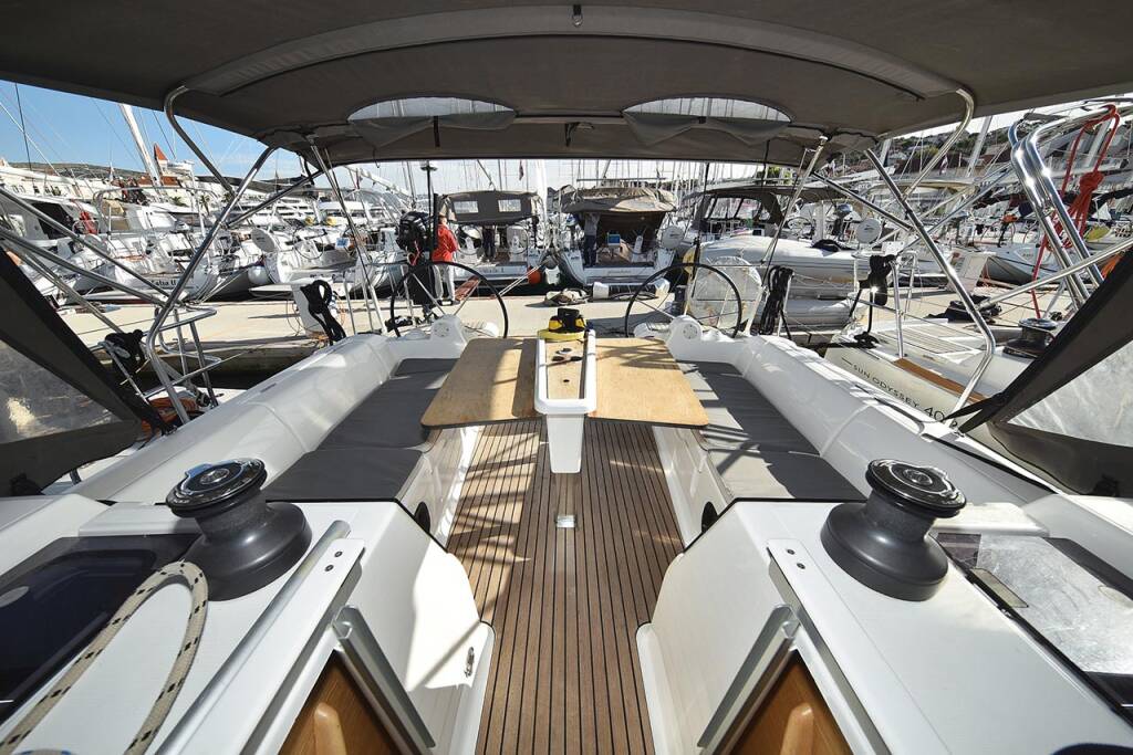 Sailing yacht Dufour 382 GL Alegria