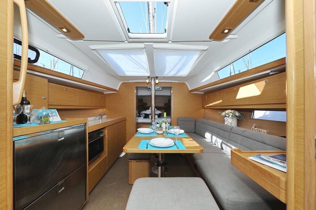 Sailing yacht Dufour 382 GL Alegria