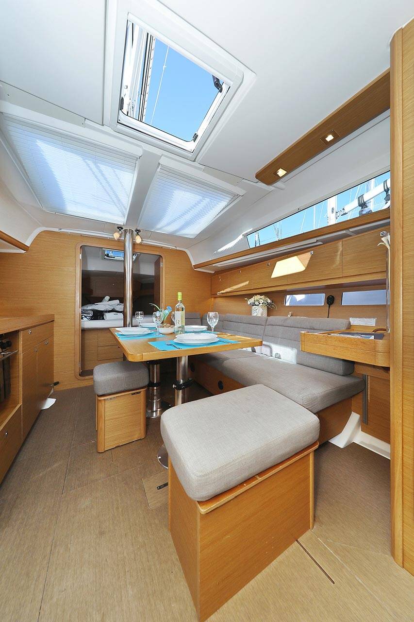 Sailing yacht Dufour 382 GL Alegria