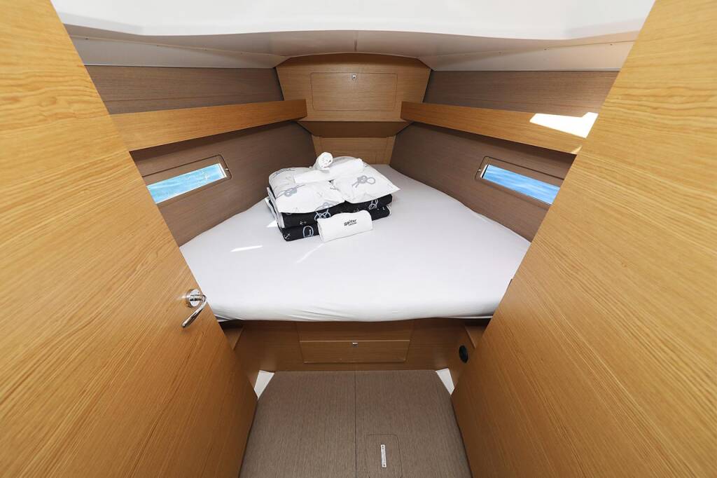 Sailing yacht Dufour 382 GL Alegria