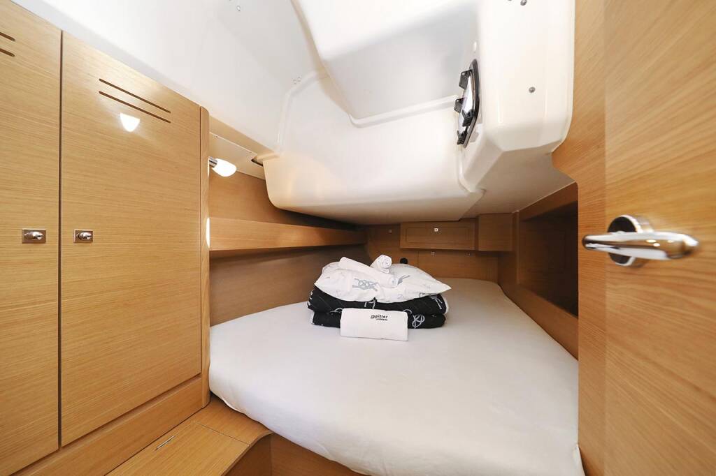 Sailing yacht Dufour 382 GL Alegria