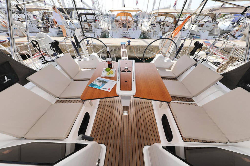 Segelyachten Dufour 382 GL Elyra