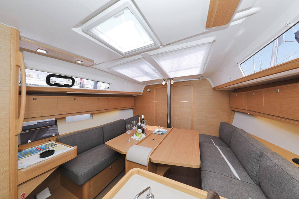 Segelyachten Dufour 382 GL Elyra