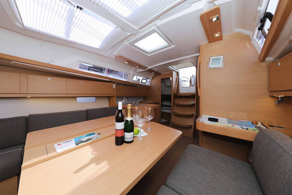 Segelyachten Dufour 382 GL Elyra