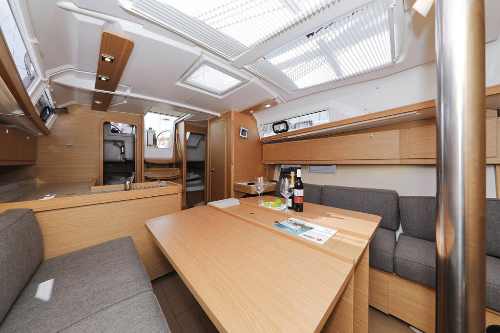 Segelyachten Dufour 382 GL Elyra