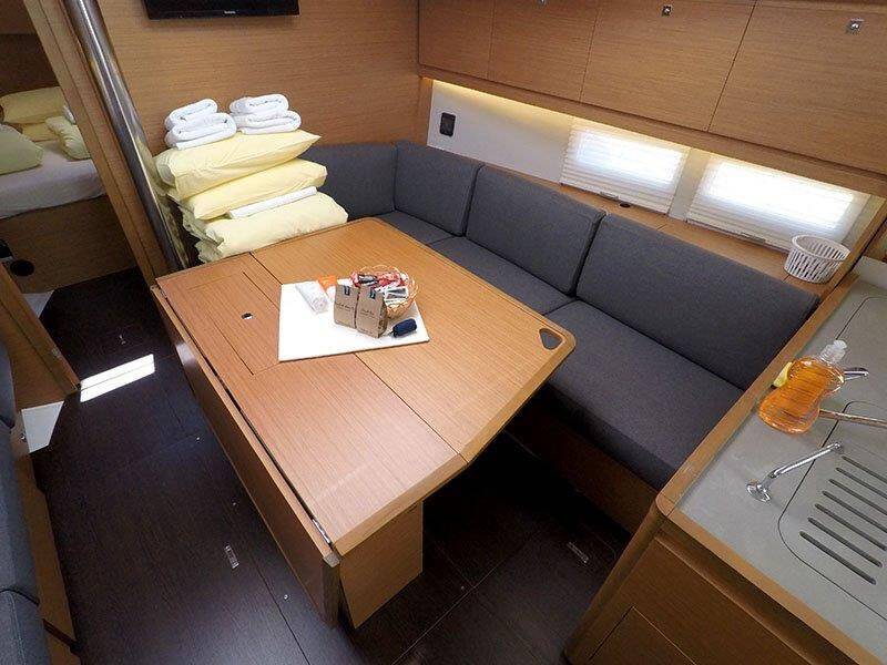 Segelyachten Dufour 390 GL Barone