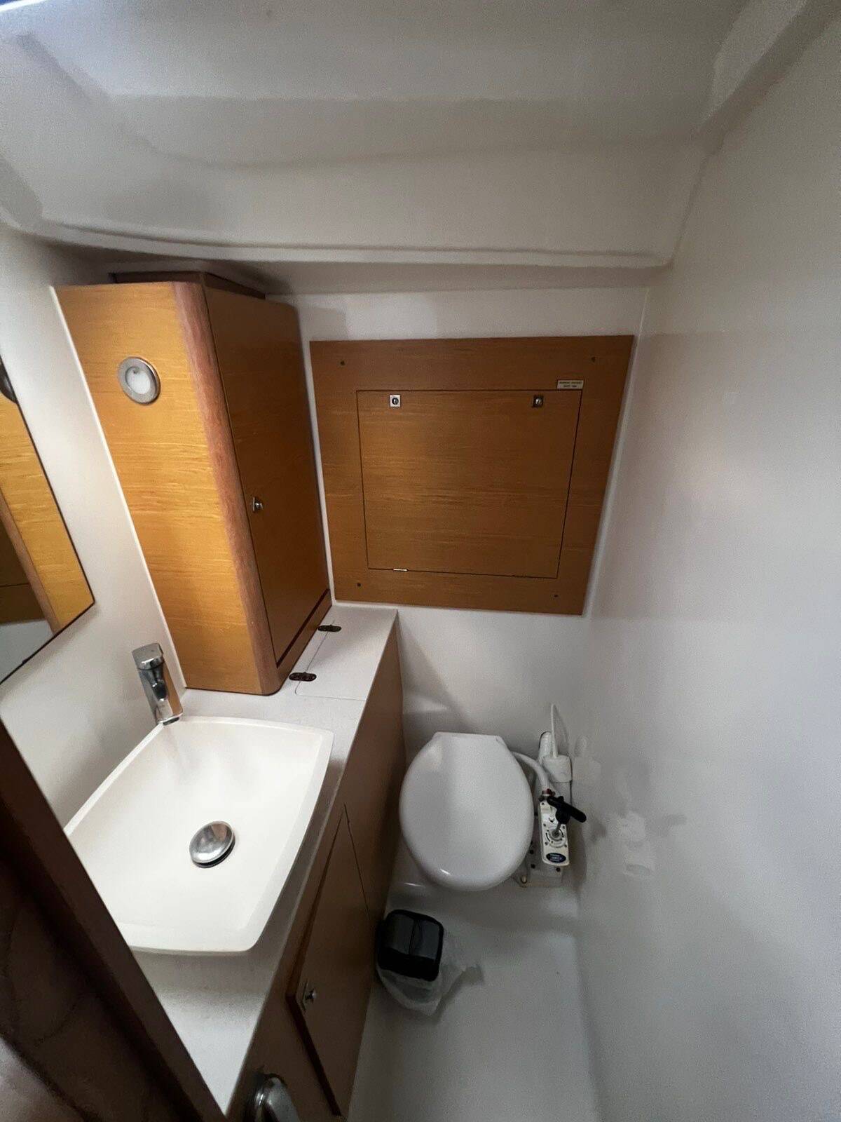 Sailing yacht Dufour 390 GL Maestro