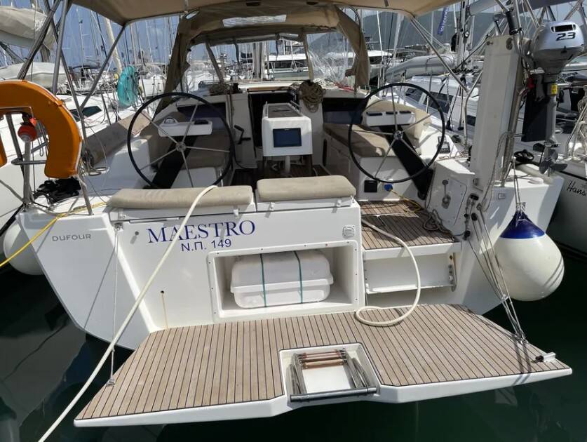 Sailing yacht Dufour 390 GL Maestro