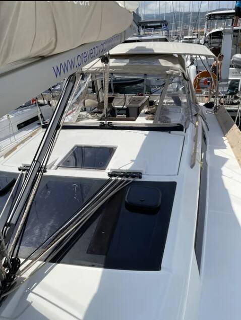 Sailing yacht Dufour 390 GL Souel