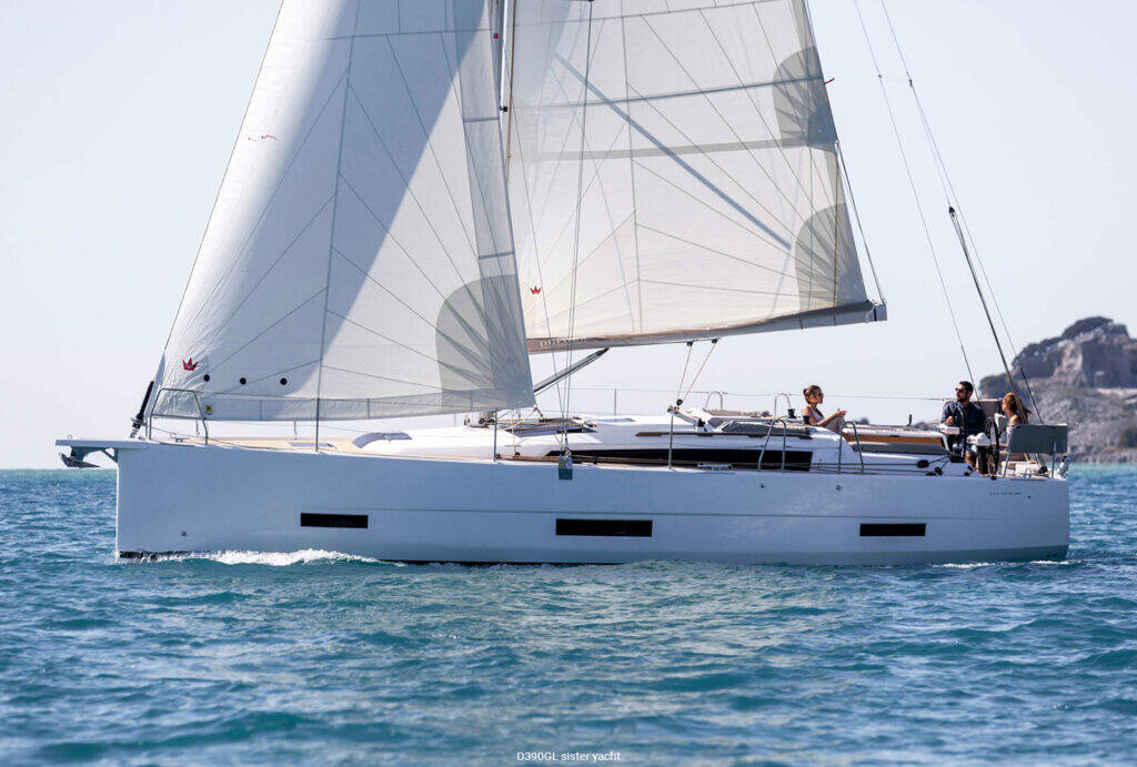 Sailing yacht Dufour 390 GL Souel
