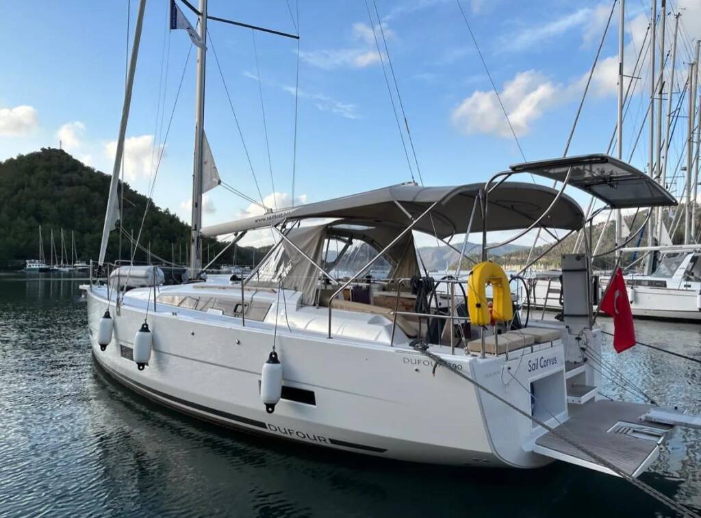 Segelyachten Dufour 390 GL Sail Corvus
