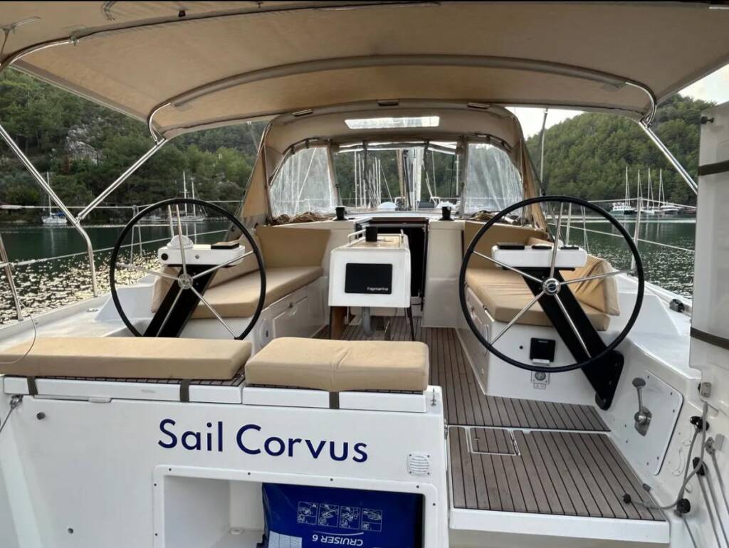 Segelyachten Dufour 390 GL Sail Corvus