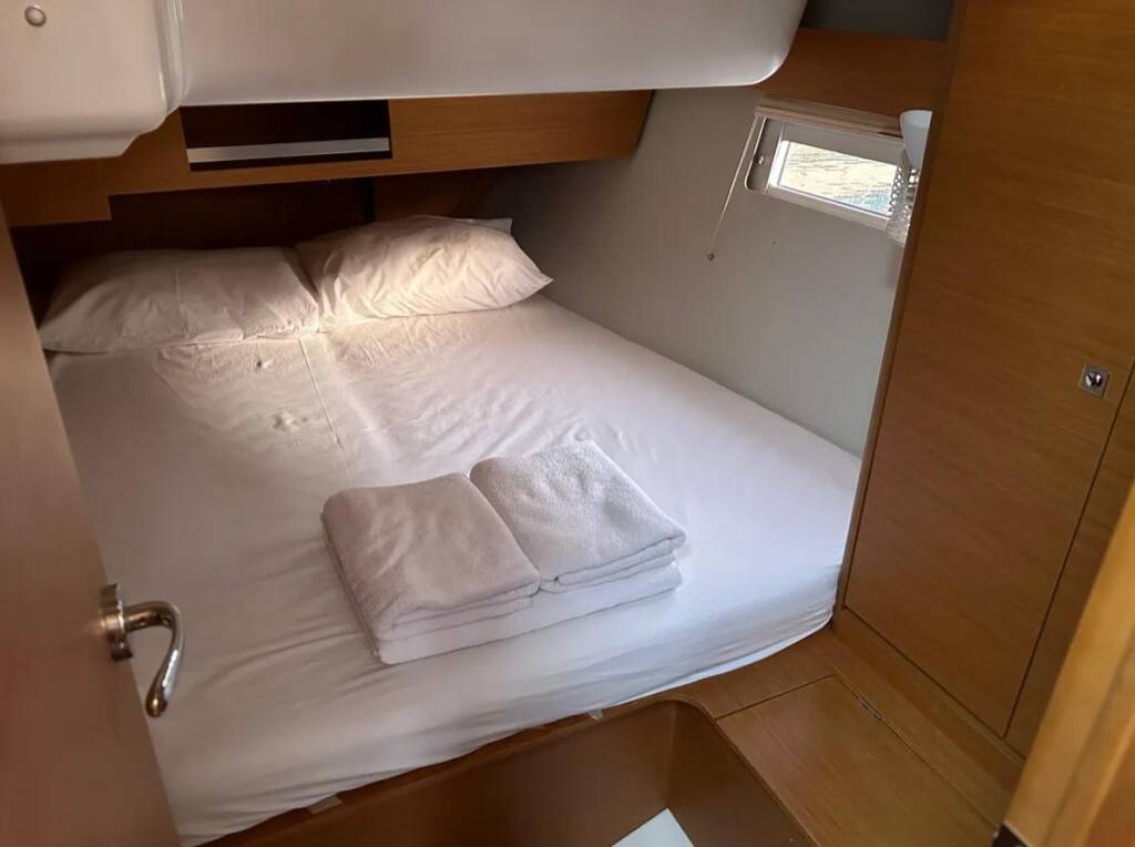 Segelyachten Dufour 390 GL Sail Corvus