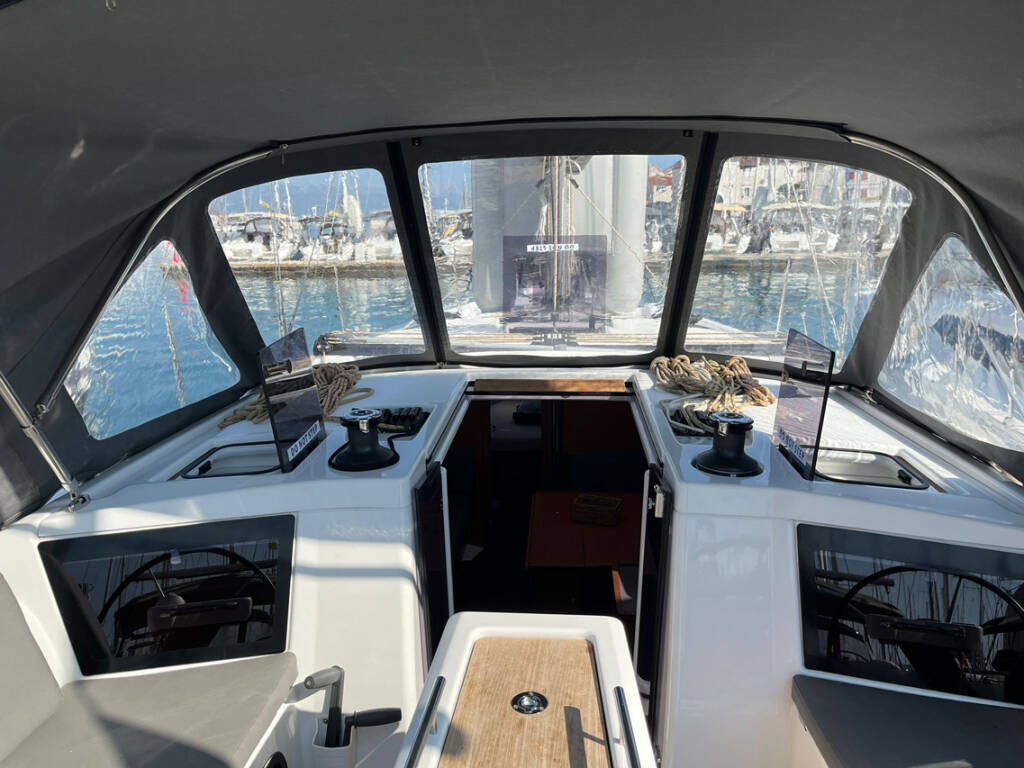 Sailing yacht Dufour 390 Bella I