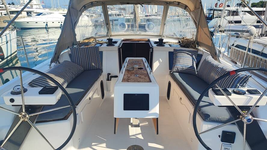 Segelyachten Dufour 390 La Luz