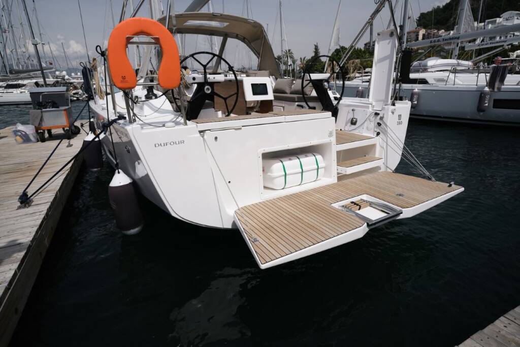 Segelyachten Dufour 390 Paris