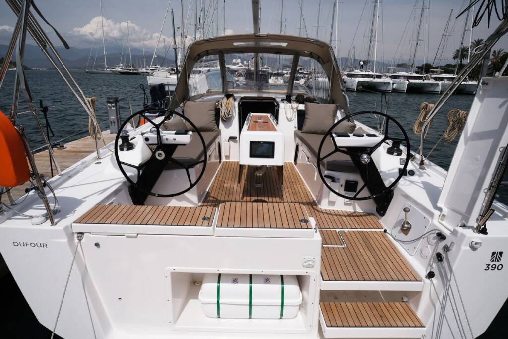 Segelyachten Dufour 390 Paris
