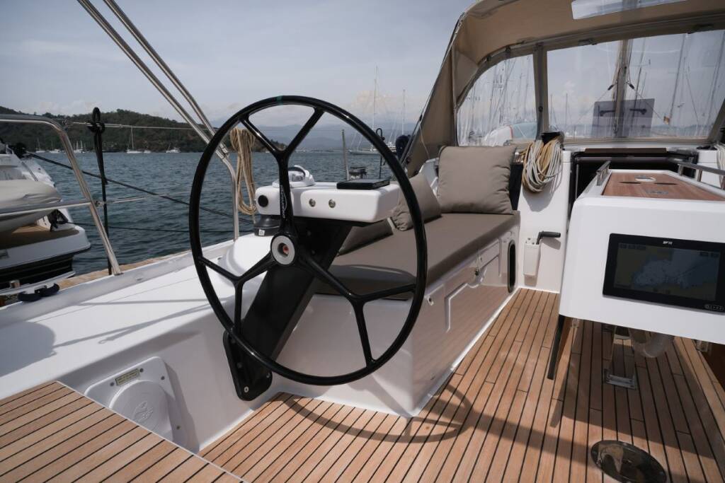 Segelyachten Dufour 390 Paris
