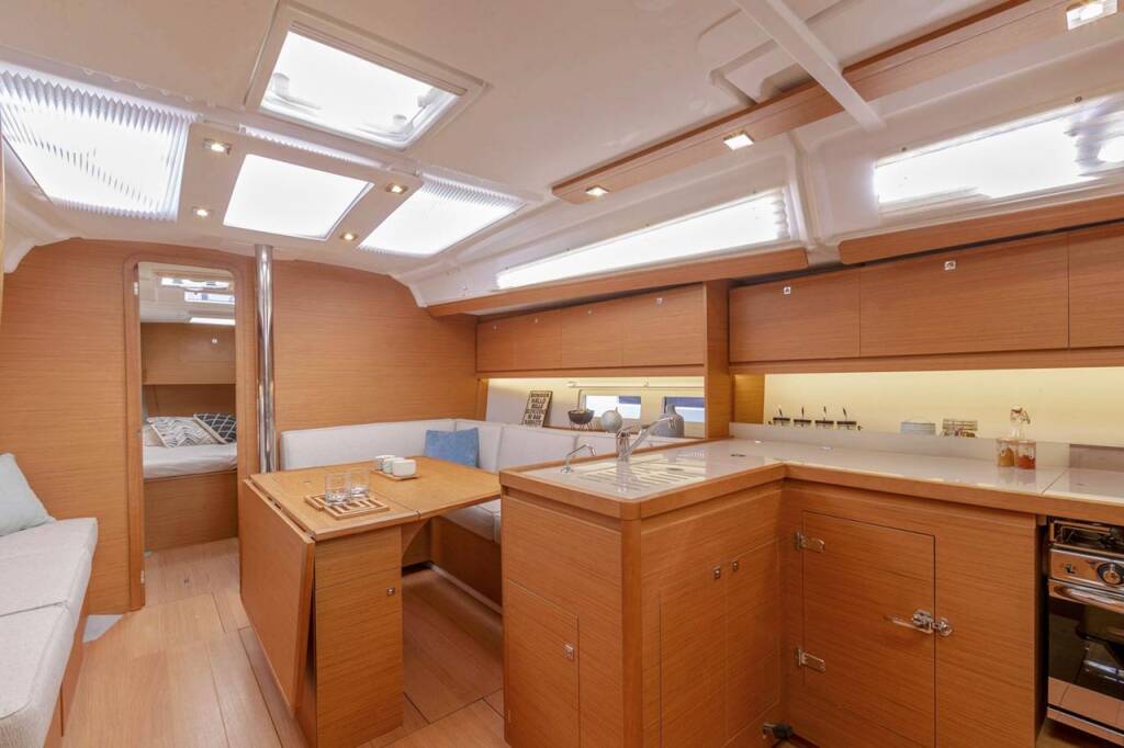 Sailing yacht Dufour 390 Hope