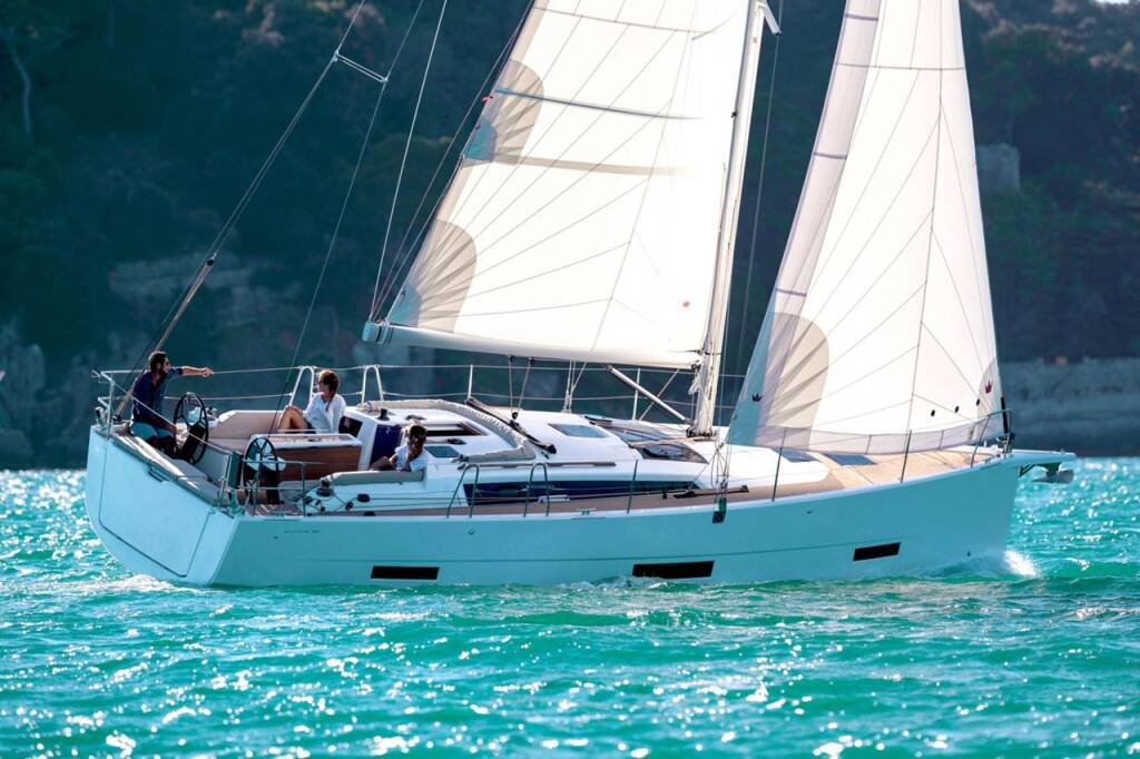 Sailing yacht Dufour 390 Dupina 23