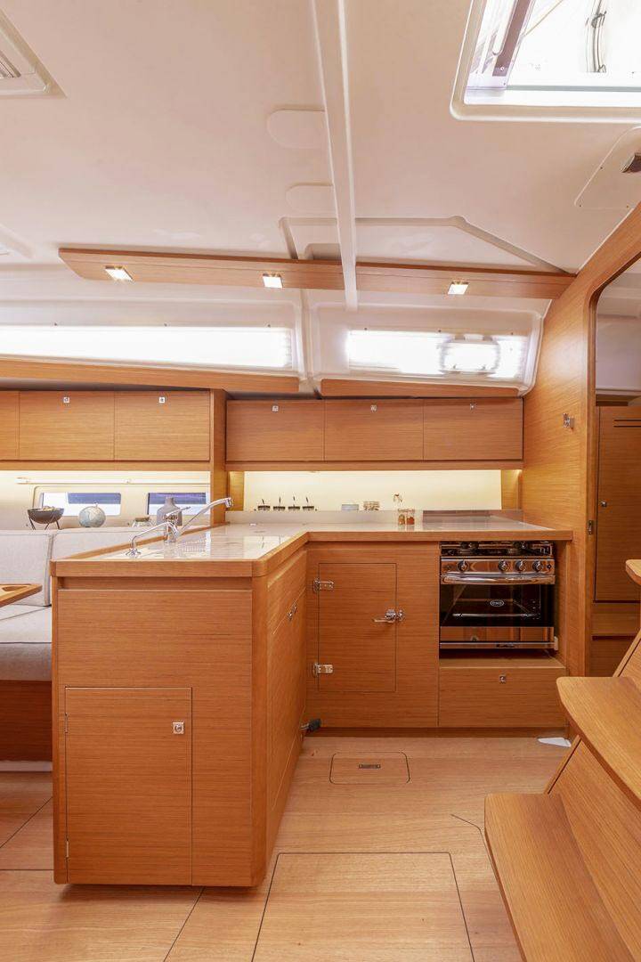 Sailing yacht Dufour 390 Dupina 23
