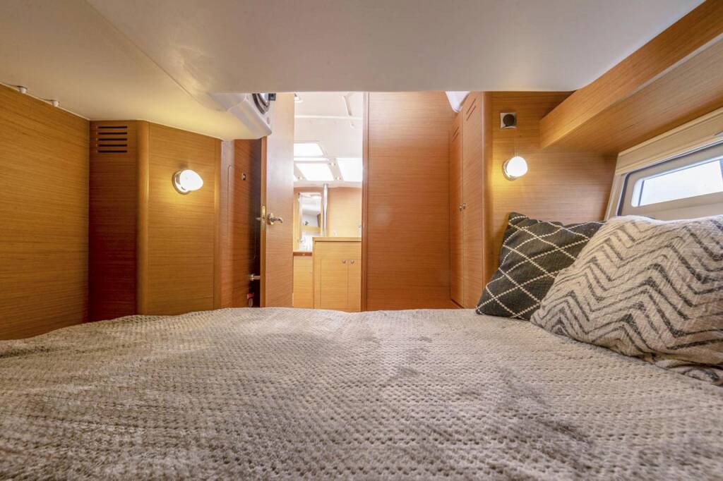 Sailing yacht Dufour 390 Dupina 23