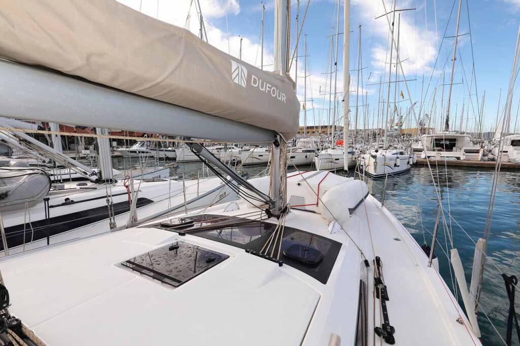 Sailing yacht Dufour 390 Free Spirit