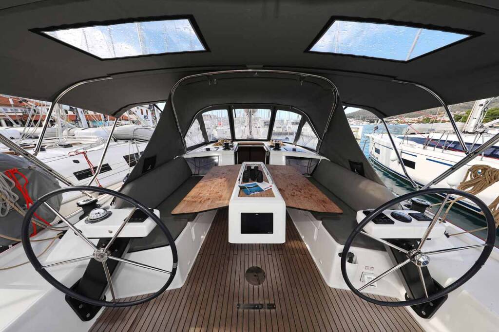 Sailing yacht Dufour 390 Free Spirit