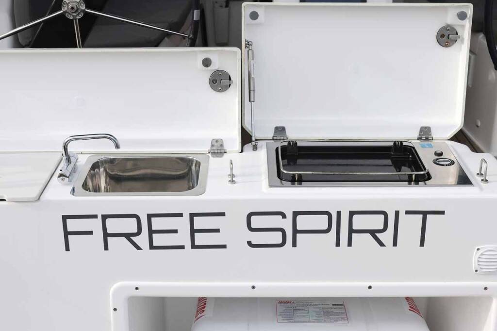 Sailing yacht Dufour 390 Free Spirit