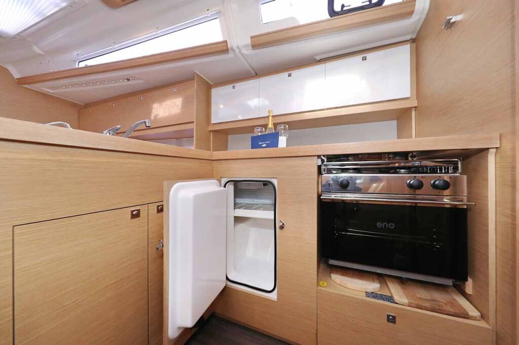 Sailing yacht Dufour 390 Free Spirit