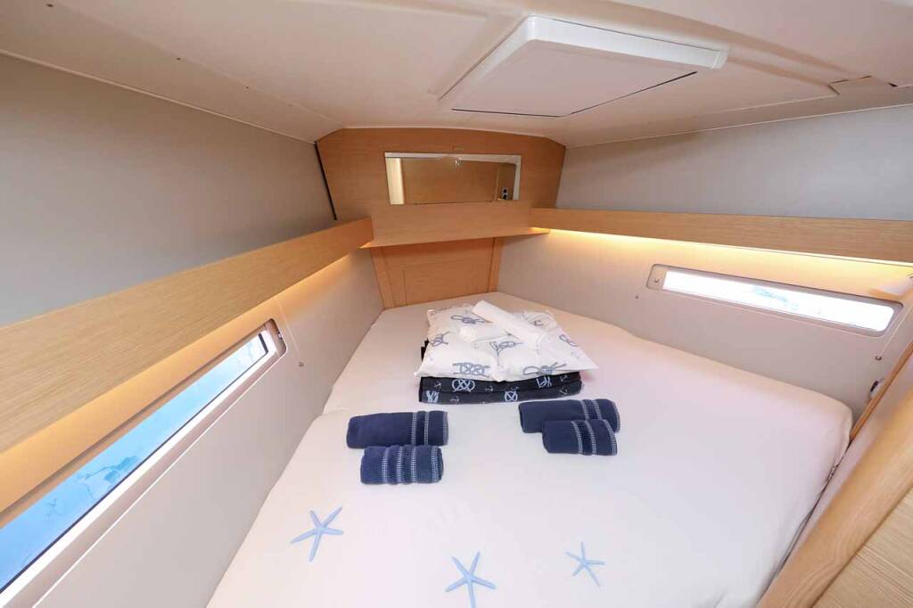 Sailing yacht Dufour 390 Free Spirit