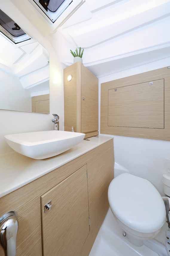 Sailing yacht Dufour 390 Free Spirit