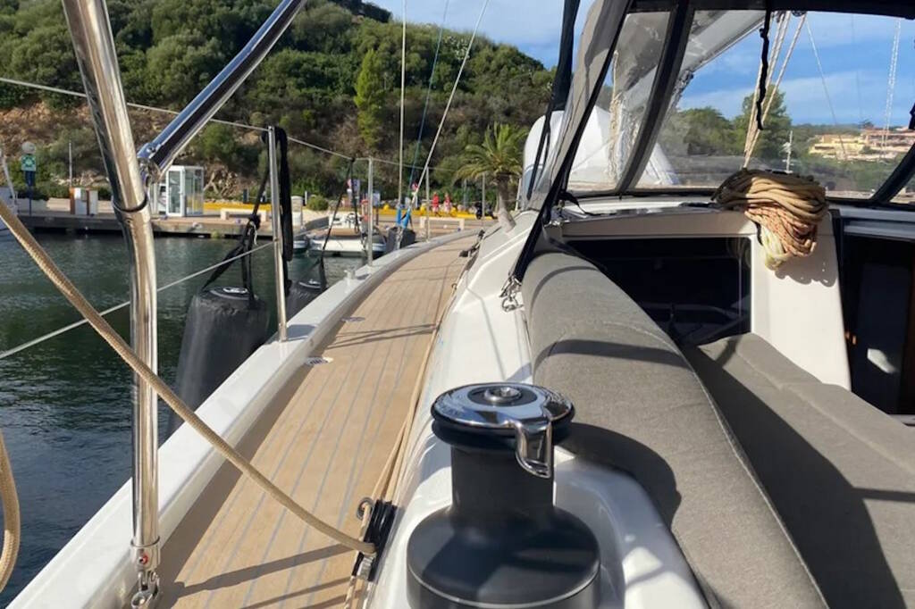 Sailing yacht Dufour 390 Yaya