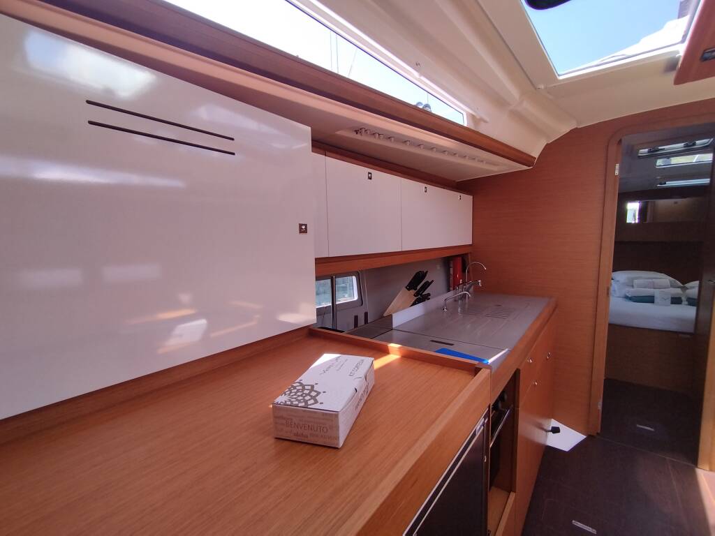 Sailing yacht Dufour 390 Yaya
