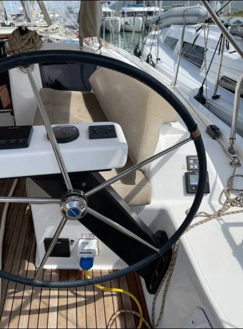 Segelyachten Dufour 390 Maestro