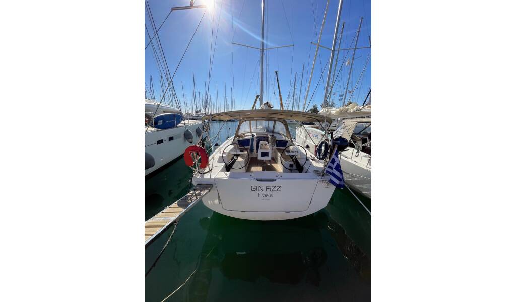 Sailing yacht Dufour 390 Gin Fizz