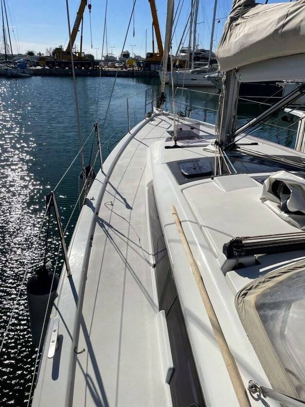 Sailing yacht Dufour 390 Gin Fizz