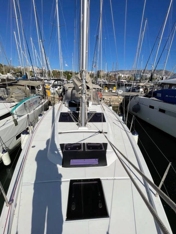 Sailing yacht Dufour 390 Gin Fizz
