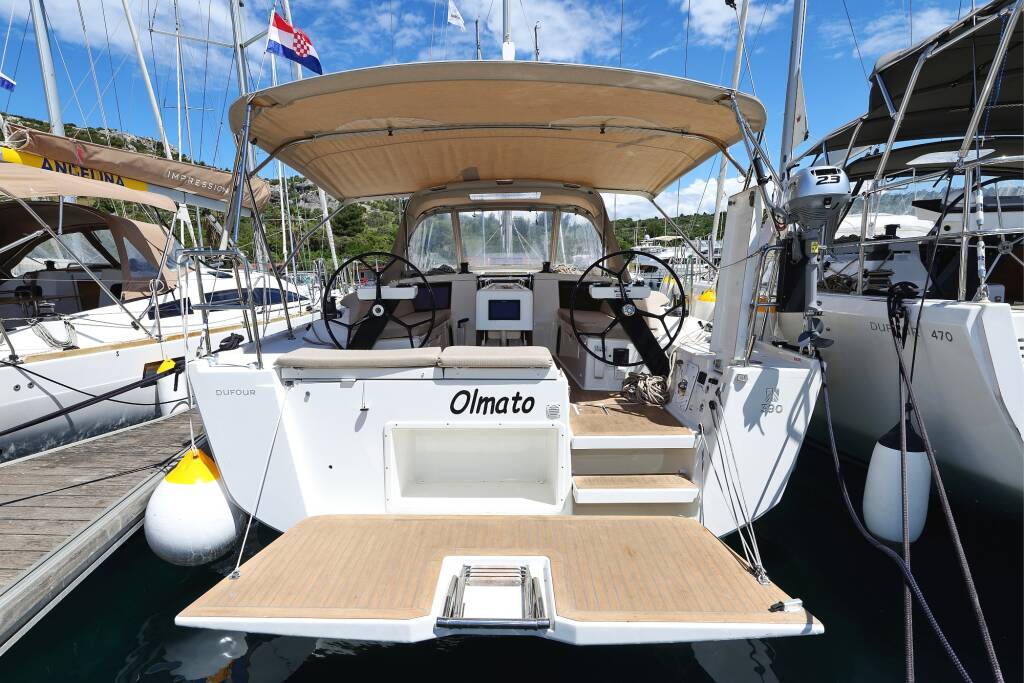 Sailing yacht Dufour 390 Olmato