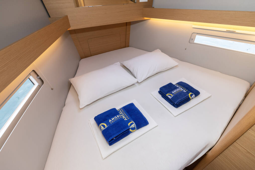 Sailing yacht Dufour 390 Olmato